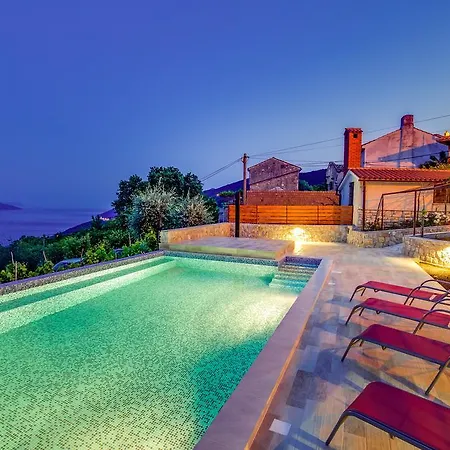 Holiday home House Obrs *